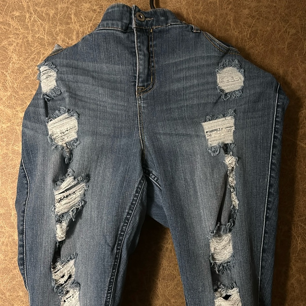 Torrid size 20s bombshell distressed skinny jeans. Very good condition.